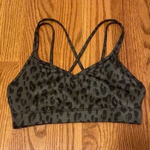 Light Support Strappy V-Neck Sports Bra for Women - Cheetah Print
